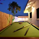 White-Private Pool Luxury Villa Eilat