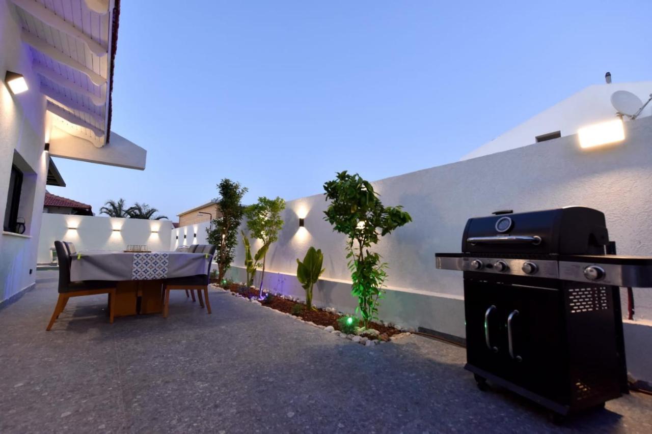 White-private Pool Luxury Eilat